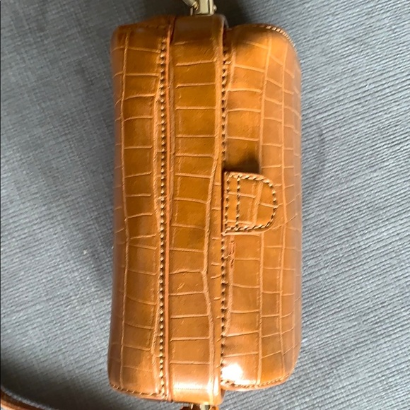 Camel hard body cross body purse - Picture 4 of 4